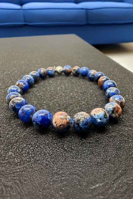Lapis Lazuli Taşı Bileklik – Bilgelik ve Mavi Asalet Bileğinizde